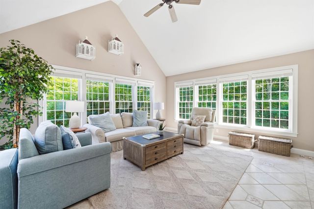 5 Sherwood Road, Windham, NH 03087