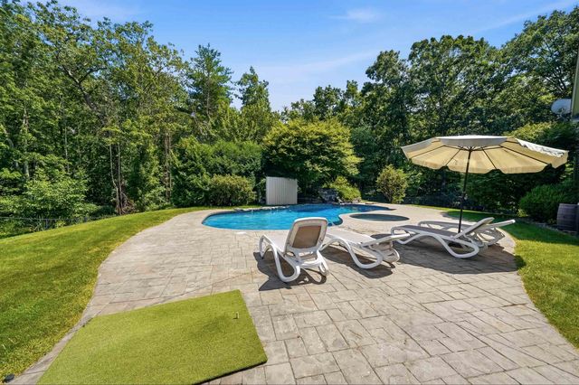 5 Sherwood Road, Windham, NH 03087