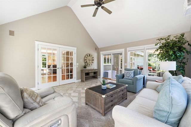 5 Sherwood Road, Windham, NH 03087