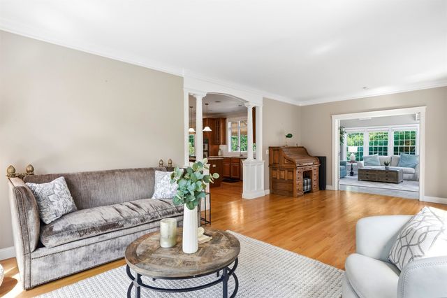 5 Sherwood Road, Windham, NH 03087