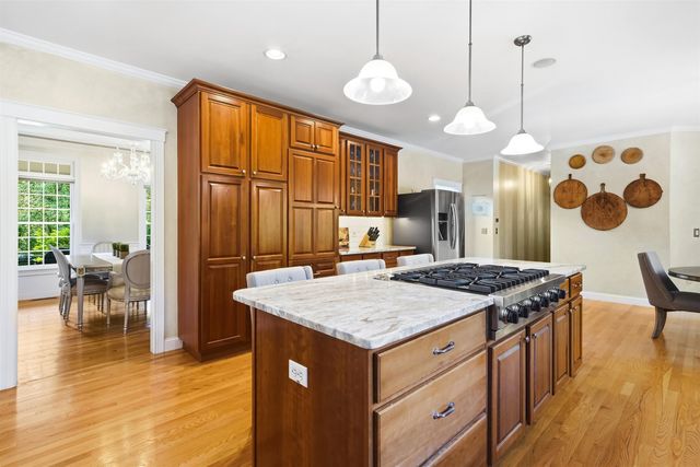 5 Sherwood Road, Windham, NH 03087