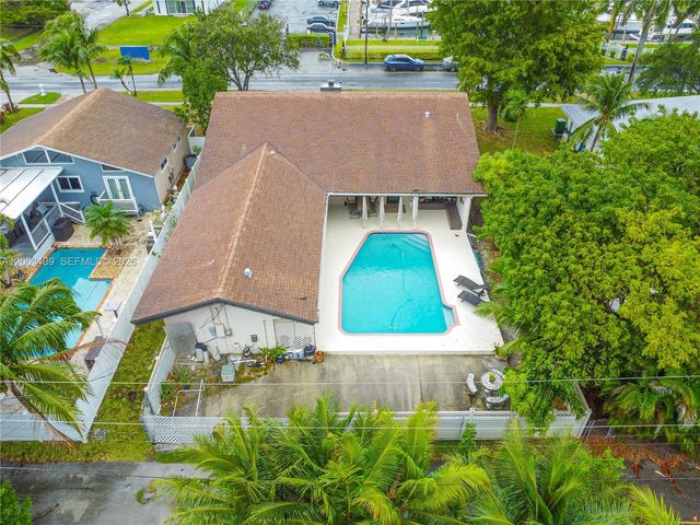 614 NE 3rd St, Dania Beach, FL 33004