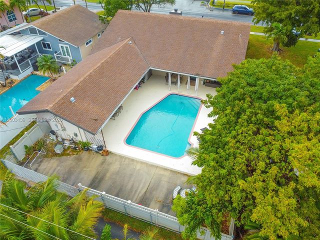 614 NE 3rd St, Dania Beach, FL 33004