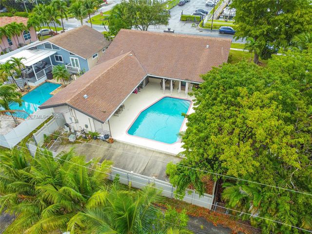 614 NE 3rd St, Dania Beach, FL 33004