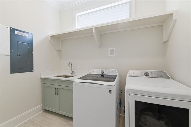 1242 N ADAMS Street, Tallahassee, FL 32303