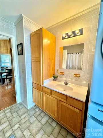 188 Uptons Landing Road, Marion, NC 28752