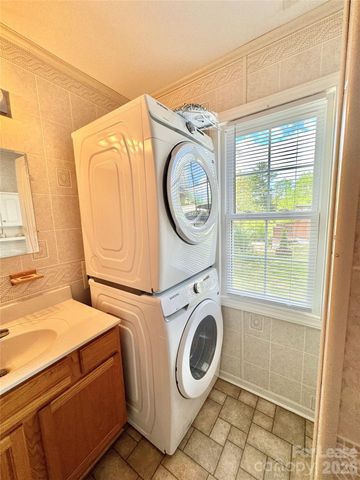 188 Uptons Landing Road, Marion, NC 28752