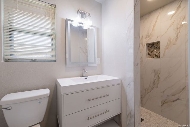 425 E Wright Blvd, Universal City, TX 78148