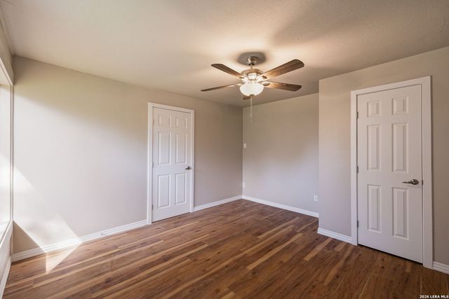 425 E Wright Blvd, Universal City, TX 78148