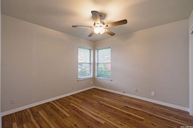 425 E Wright Blvd, Universal City, TX 78148