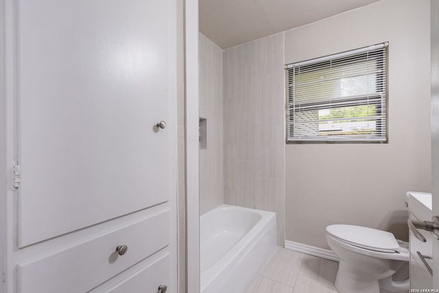 425 E Wright Blvd, Universal City, TX 78148