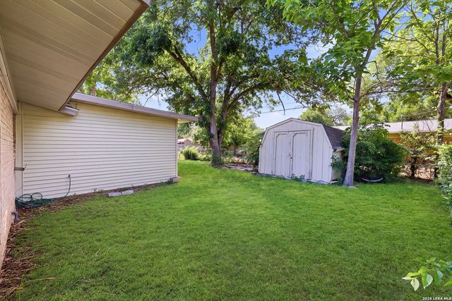 425 E Wright Blvd, Universal City, TX 78148