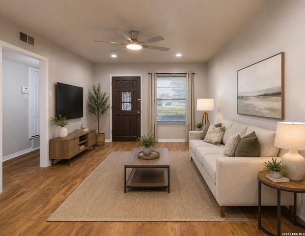 425 E Wright Blvd, Universal City, TX 78148