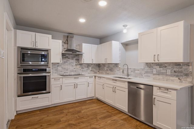 425 E Wright Blvd, Universal City, TX 78148