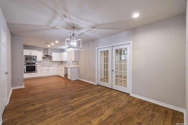 425 E Wright Blvd, Universal City, TX 78148