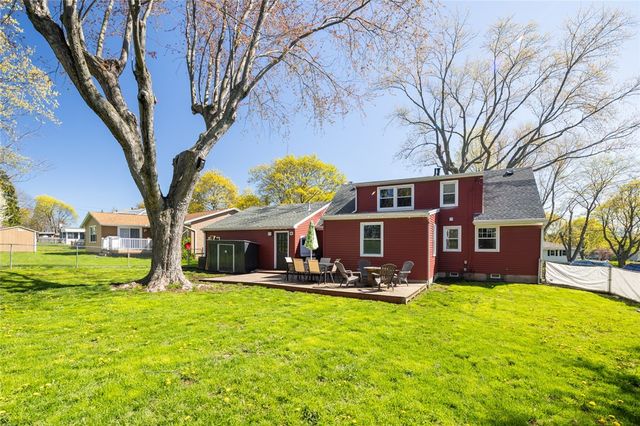 29 Sandalwood Dr, Greece, NY 14616
