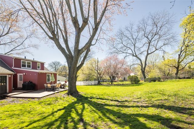 29 Sandalwood Dr, Greece, NY 14616