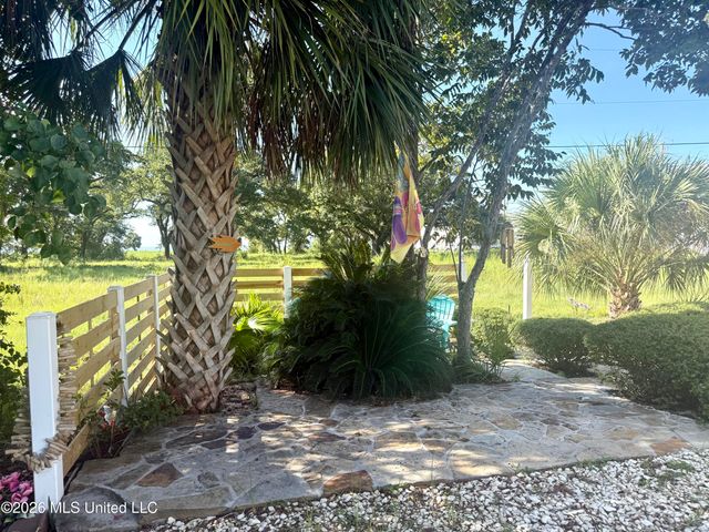1514 Ellis Street, Pass Christian, MS 39571