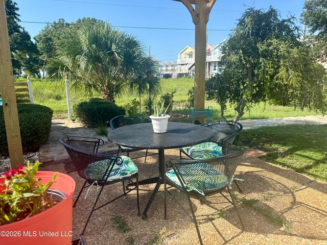 1514 Ellis Street, Pass Christian, MS 39571