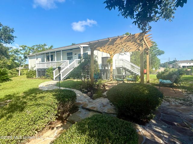 1514 Ellis Street, Pass Christian, MS 39571