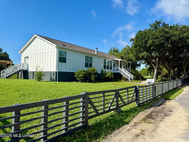 1514 Ellis Street, Pass Christian, MS 39571
