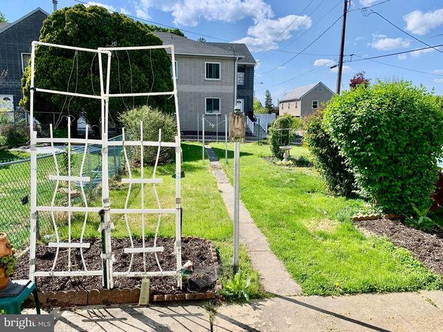 32 LASH ST, Shillington, PA 19607