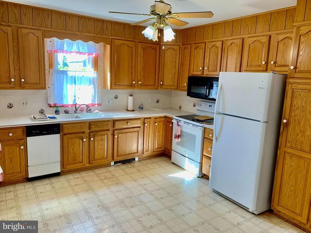 32 LASH ST, Shillington, PA 19607