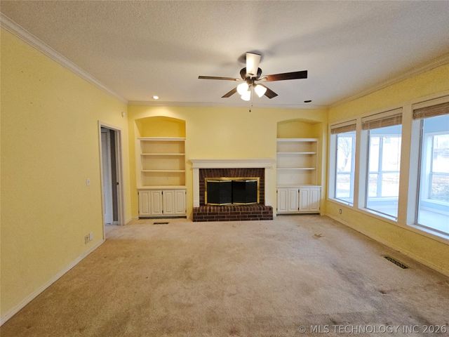 10209 S Knoxville Avenue, Tulsa, OK 74137