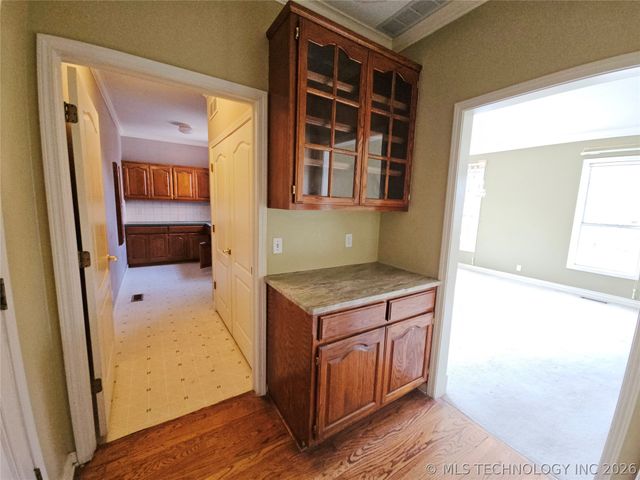 10209 S Knoxville Avenue, Tulsa, OK 74137