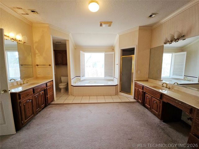 10209 S Knoxville Avenue, Tulsa, OK 74137