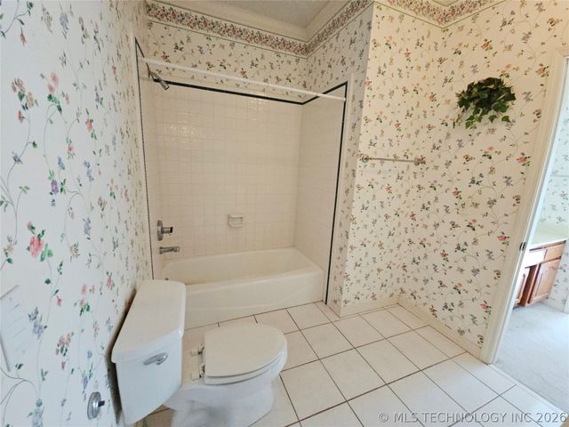 10209 S Knoxville Avenue, Tulsa, OK 74137