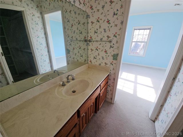 10209 S Knoxville Avenue, Tulsa, OK 74137