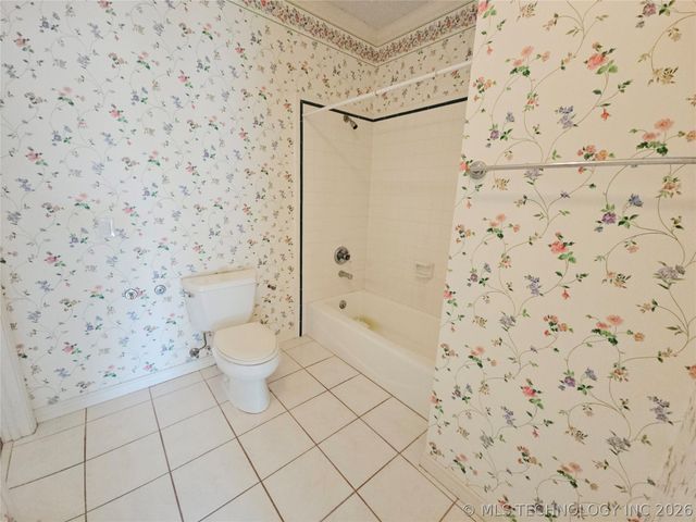 10209 S Knoxville Avenue, Tulsa, OK 74137