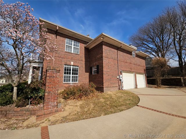 10209 S Knoxville Avenue, Tulsa, OK 74137