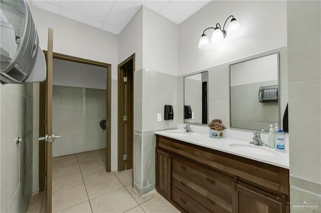 301 N Cage Boulevard, Pharr, TX 78577