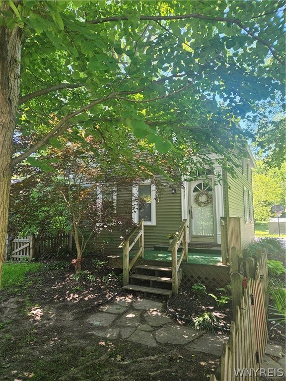 6857 Webster Road, Orchard Park, NY 14127