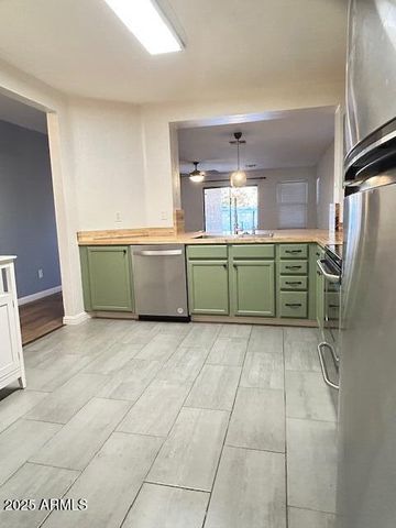 959 E ARABIAN Drive, Gilbert, AZ 85296