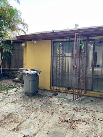 13915 SW 56th Ln, Miami, FL 33183