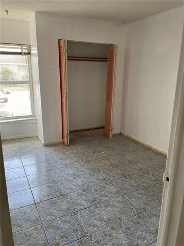 13915 SW 56th Ln, Miami, FL 33183