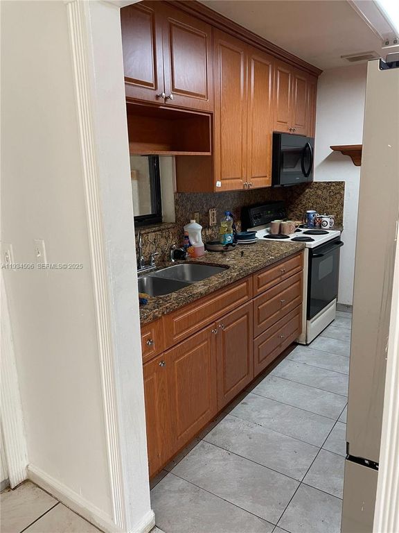 13915 SW 56th Ln, Miami, FL 33183