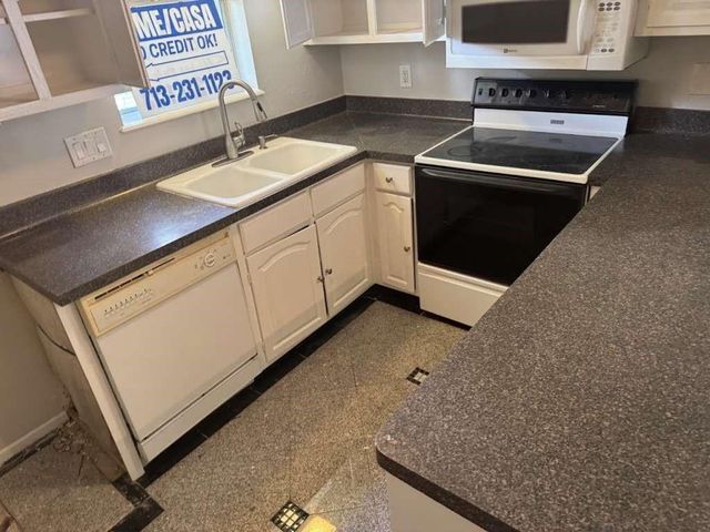 881 Wax Myrtle Lane, Houston, TX 77079