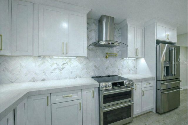 6400 MOCKINGBIRD WAY S, St Petersburg, FL 33707