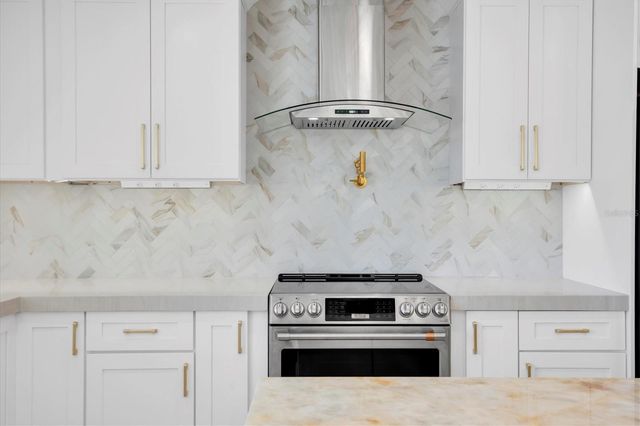 6400 MOCKINGBIRD WAY S, St Petersburg, FL 33707