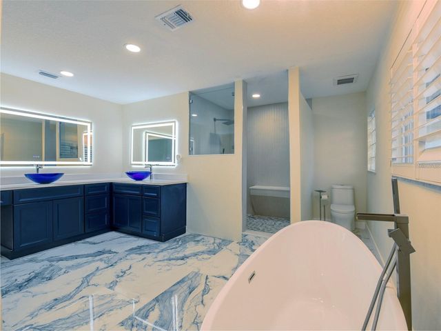 6400 MOCKINGBIRD WAY S, St Petersburg, FL 33707