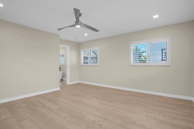 6400 MOCKINGBIRD WAY S, St Petersburg, FL 33707