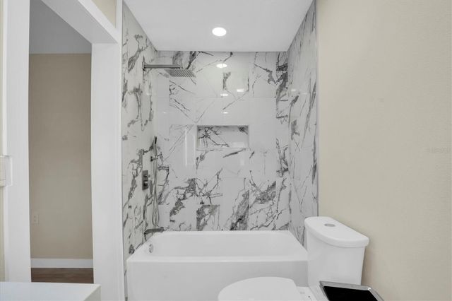 6400 MOCKINGBIRD WAY S, St Petersburg, FL 33707