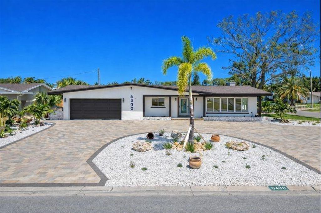 6400 MOCKINGBIRD WAY S, St Petersburg, FL 33707