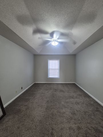 1258 Archwood Dr, Clarksville, TN 37042