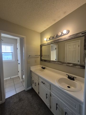 1258 Archwood Dr, Clarksville, TN 37042