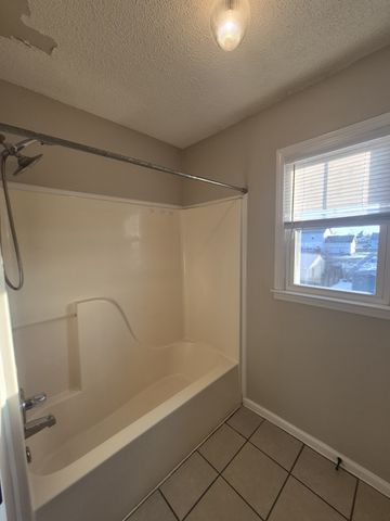 1258 Archwood Dr, Clarksville, TN 37042